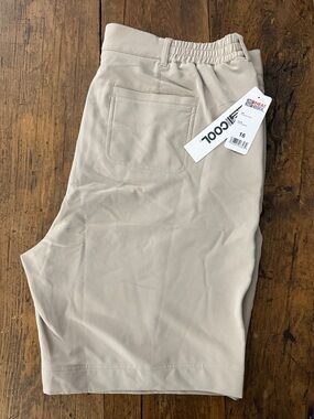 32 Degrees Tan Active Bermuda Shorts 9" Inseam Size 16 New